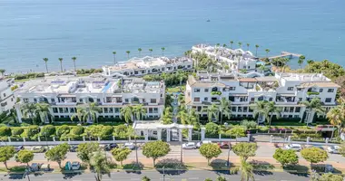 Apartamento 3 habitaciones en Estepona, Španjolska