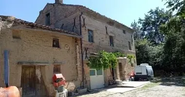 Casa 9 habitaciones en Terni, Italia