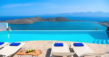 5 bedroom house in Greece