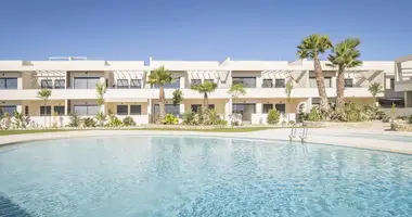 Bungalow 2 chambres avec obschestvennyy basseyn public pool, avec Près de l'école dans Torrevieja, Espagne