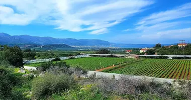 Участок земли в Agia Varvara, Греция
