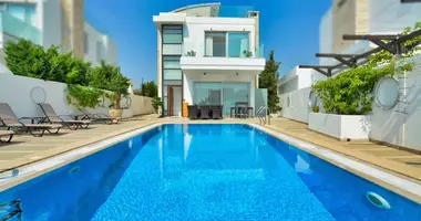 Casa 5 habitaciones en Paralimni, Chipre