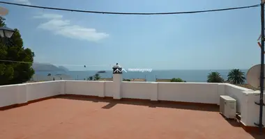 Villa  mit Terrasse, mit Yard, mit Zentralheizung in Altea, Spanien