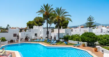 Bliźniak 3 pokoi w Marbella, Hiszpania