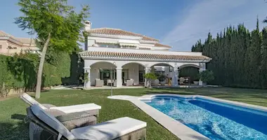 Villa 4 bedrooms in Marbella, Spain