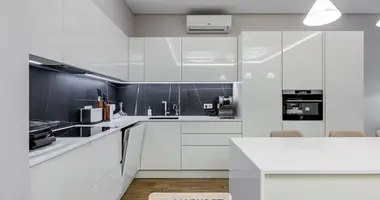 Apartamento 3 habitaciones en Minsk, Bielorrusia