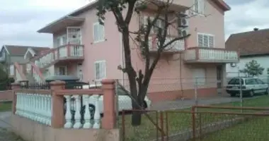 Дом 9 спален в Подгорица, Черногория