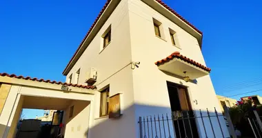 Dom 4 pokoi w Aradipu, Cypr