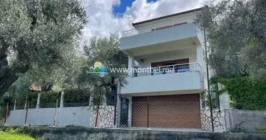 4 bedroom house in Burtaisi, Montenegro