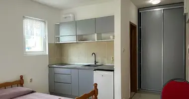 Apartamento 1 habitacion con aparcamiento público en Becici, Montenegro