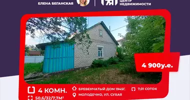 Haus 4 Zimmer in Maladsetschna, Weißrussland