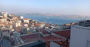 Penthouse 4 Zimmer mit Balkon, mit Klimaanlage, mit Meerblick in Cihangir Mahallesi, Türkei