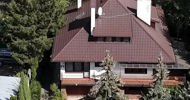 Дом в Варшава, Польша