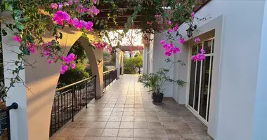 Villa 5 Zimmer mit Meerblick, mit Erste Küstenlinie in St. Tychon Community, Cyprus