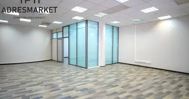 Oficina 92 m² en Kyiv, Ucrania
