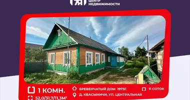 Maison dans Kvasynicy, Biélorussie
