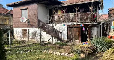 Casa 8 habitaciones en Kubrat, Bulgaria