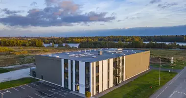 Nieruchomości komercyjne 2 560 m² w Narwa, Estonia