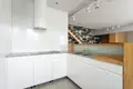 Mieszkanie 4 pokoi 108 m² w Warszawa, Polska