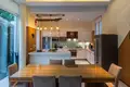 Villa de 4 dormitorios 330 m² Thalang, Tailandia