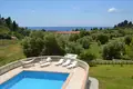 5 bedroom villa 1 000 m² Nea Skioni, Greece