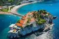 Atterrir  Sveti Stefan, Monténégro