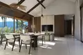 Complexe résidentiel Complex of villas with swimming pools and gardens close to beaches and piers, Samui, Thailand