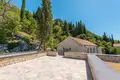 4 bedroom Villa 350 m² Trebesin, Montenegro