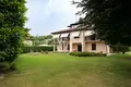 Villa 7 habitaciones 320 m² Montano Lucino, Italia