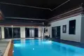 Villa de tres dormitorios 450 m² Si Sunthon, Tailandia