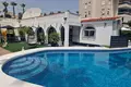 4-Schlafzimmer-Villa 190 m² lAlfas del Pi, Spanien