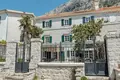 5 bedroom villa 490 m² Dobrota, Montenegro