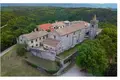 House 10 rooms 294 m² Hum, Croatia