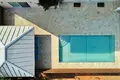 Дом 7 спален 604 м² West Bay, Гондурас