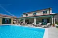 5 bedroom villa 250 m² Porec, Croatia