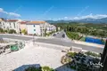 Квартира 2 спальни 93 м² Тиват, Черногория