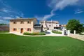 Haus 6 Schlafzimmer 1 042 m² Opcina Groznjan, Kroatien