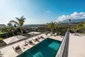 4-Schlafzimmer-Villa 297 m² Marbella, Spanien