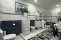 Dom 11 pokojów 350 m² Piastów, Polska