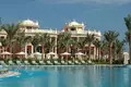 Kompleks mieszkalny New luxury residence Raffles penthouses with a mini golf course and a beach club, Palm Jumeirah, Dubai, UAE
