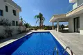Villa de 4 dormitorios  Peyia, Chipre