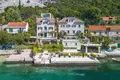 Villa de 4 dormitorios 436 m² Dobrota, Montenegro