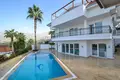 Villa de 4 dormitorios 300 m² Alanya, Turquía