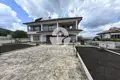 Casa 4 habitaciones 400 m² Medovo, Bulgaria