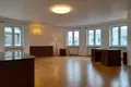 Propiedad comercial 1 habitación 121 m² en Varsovia, Polonia