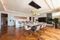 Квартира 4 спальни 350 м² Тиват, Черногория