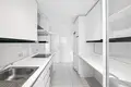Mieszkanie 2 pokoi 106 m² Marbella, Hiszpania