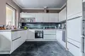 Mieszkanie 4 pokoi 120 m² w Warszawa, Polska
