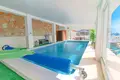 Villa de 4 dormitorios 320 m² Altea, España