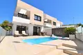 Villa de tres dormitorios 193 m² Orihuela, Španjolska